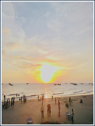 Bìa sách Vua Hàm Nghi - Phan Trần Chúc